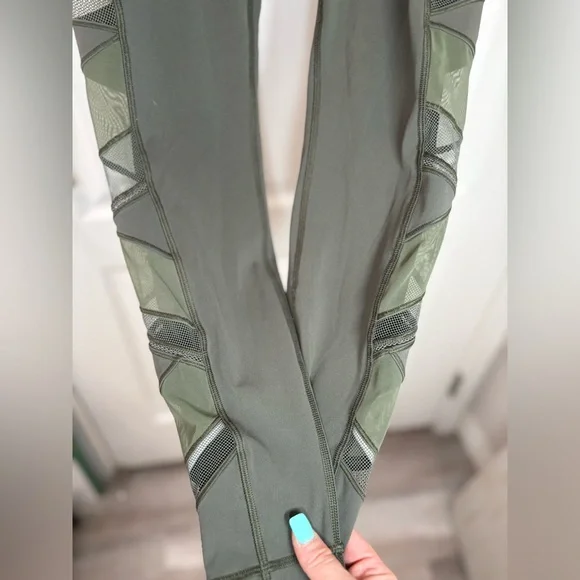 Lululemon•Speed Up Tight *Mesh 28" Full Mesh Leg Detail•Camo Green•10/10EUC• 10 - Picture 9 of 14